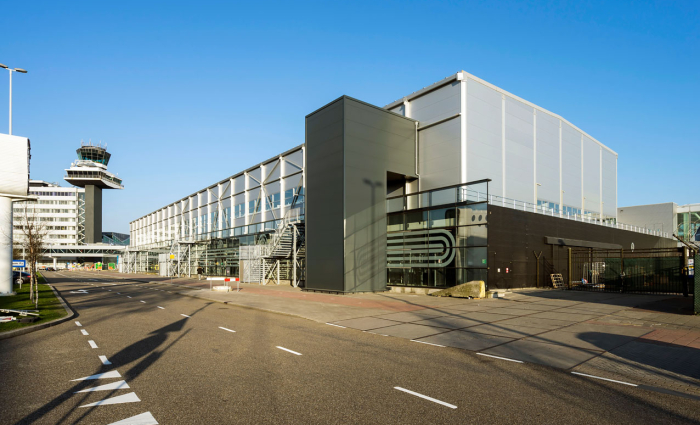 Tijdelijke vertrekhal exterieur 