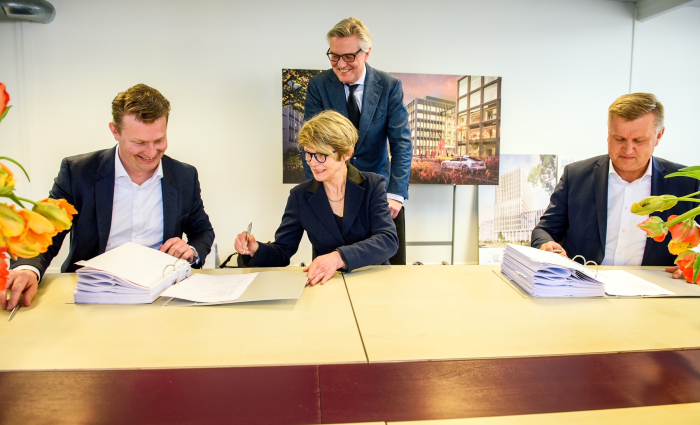 Foto 1 Ondertekening.jpg