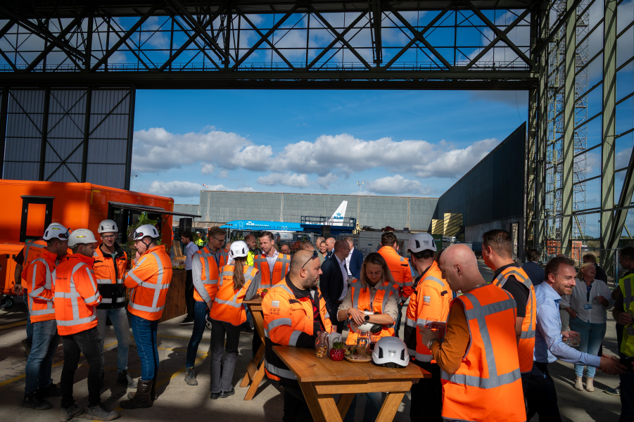 KLM Hangar 10