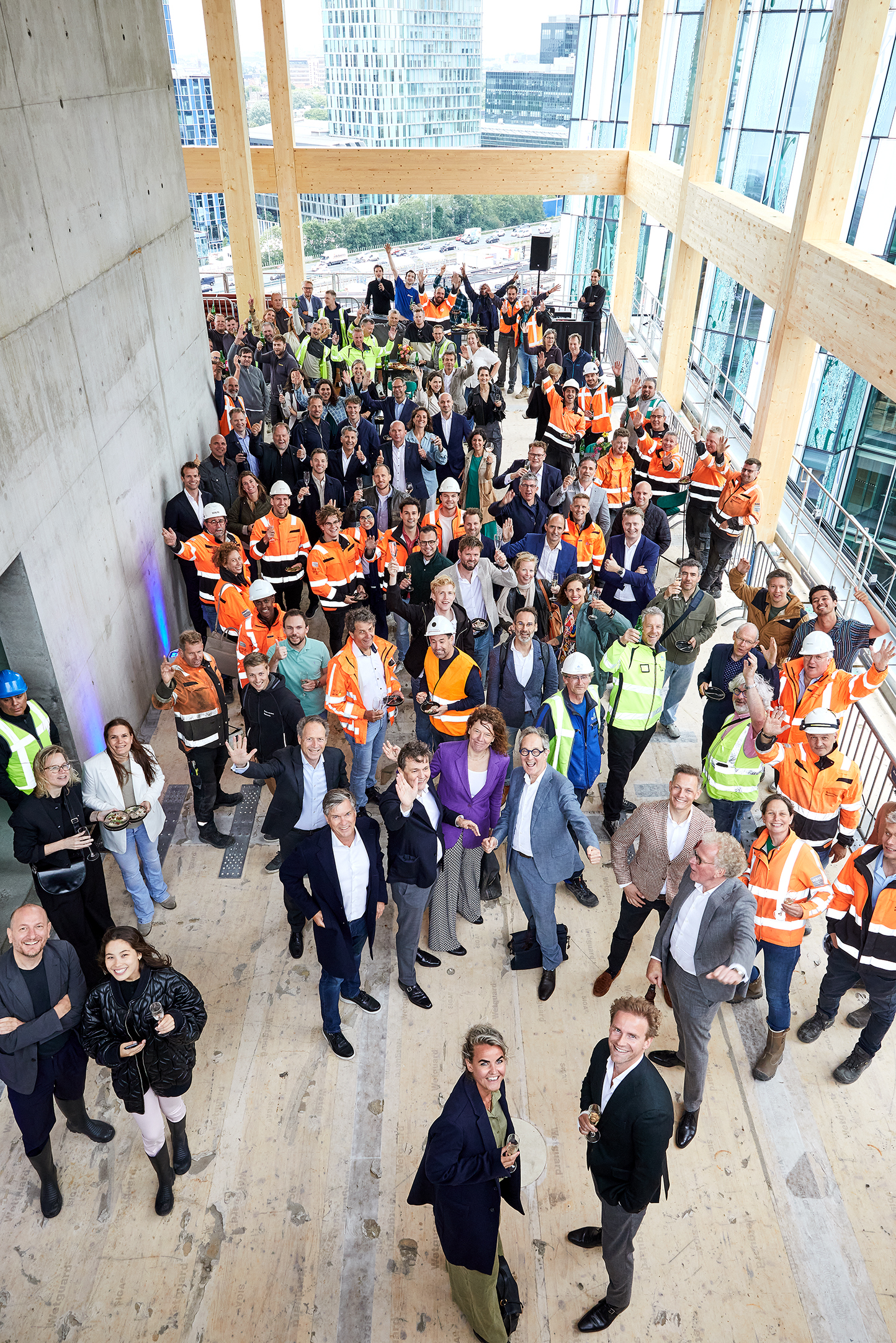 Viering hoogste punt The CubeHouse - ©Milan Hofmans, juni 2025